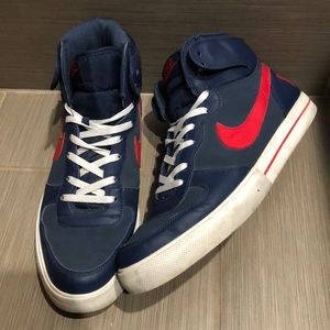 Men’s Nike shoes